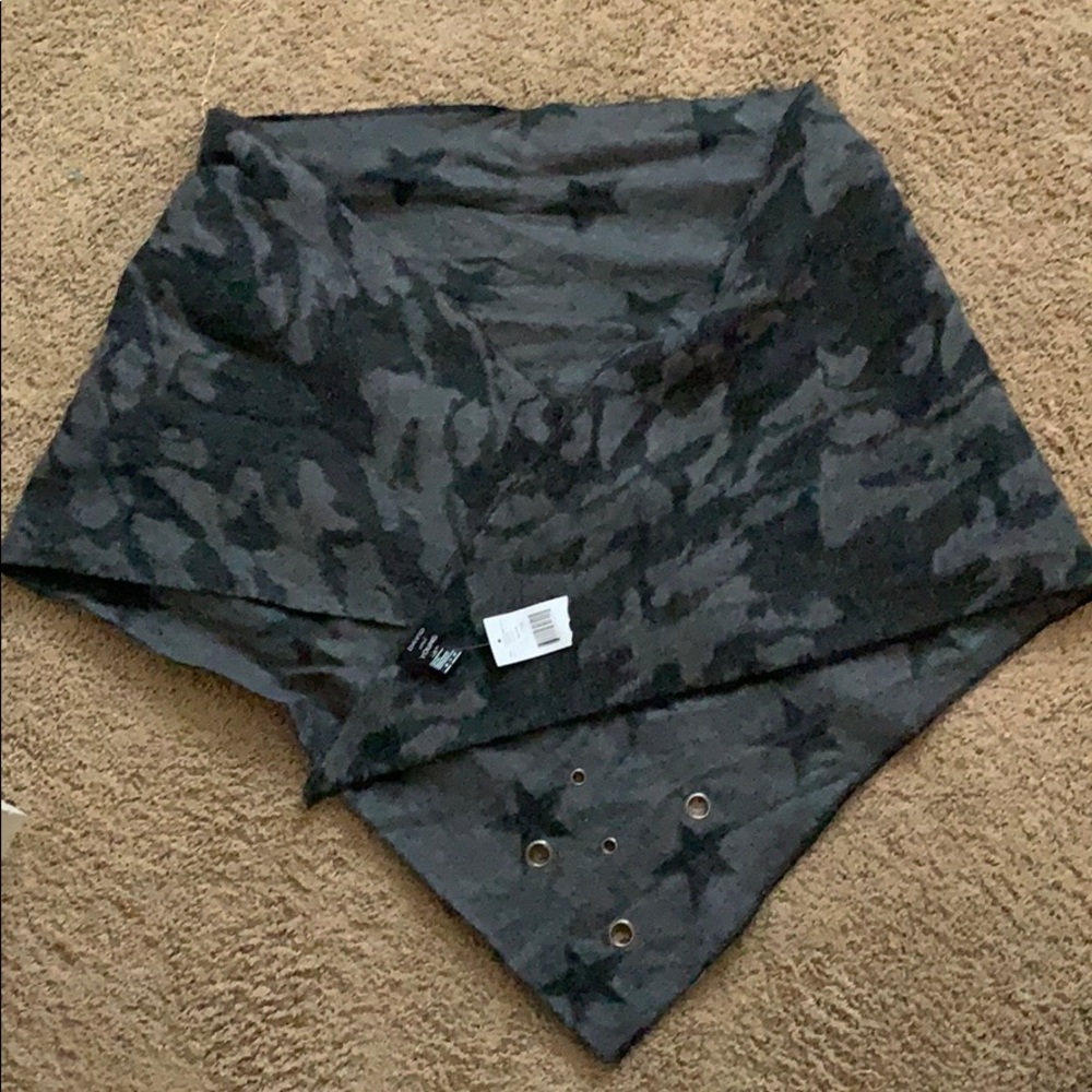 David and Young Camo Scarf